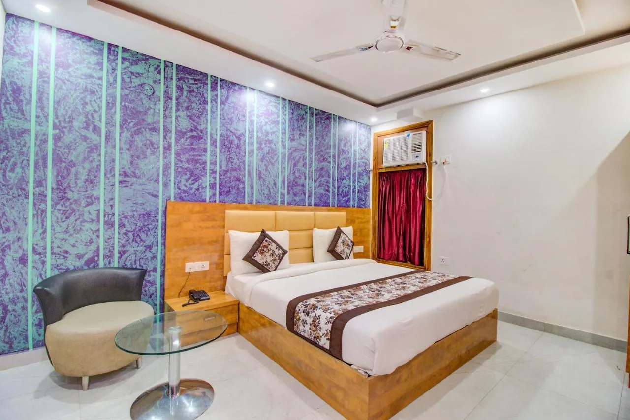 Fabhotel Gross Inn Suites New Delhi