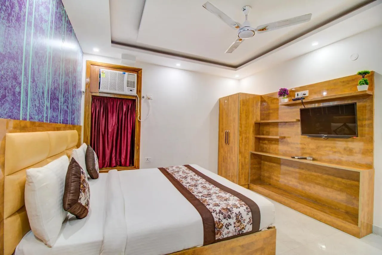 Fabhotel Gross Inn Suites New Delhi 3*,  India