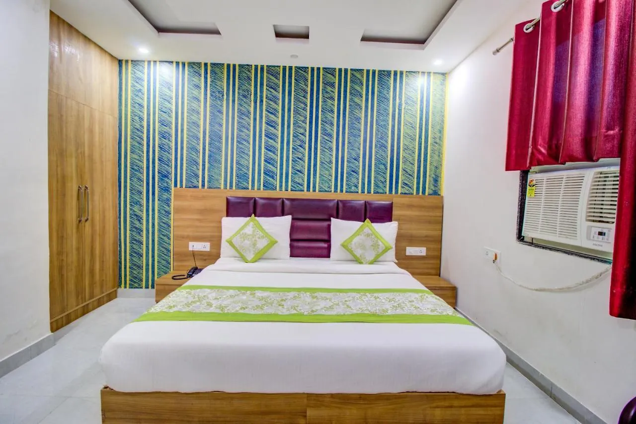 Fabhotel Gross Inn Suites New Delhi 3*,  India